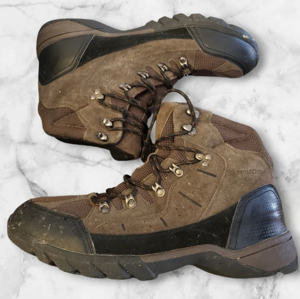 Swiss Gear Hiking Boots in Brown Size 13